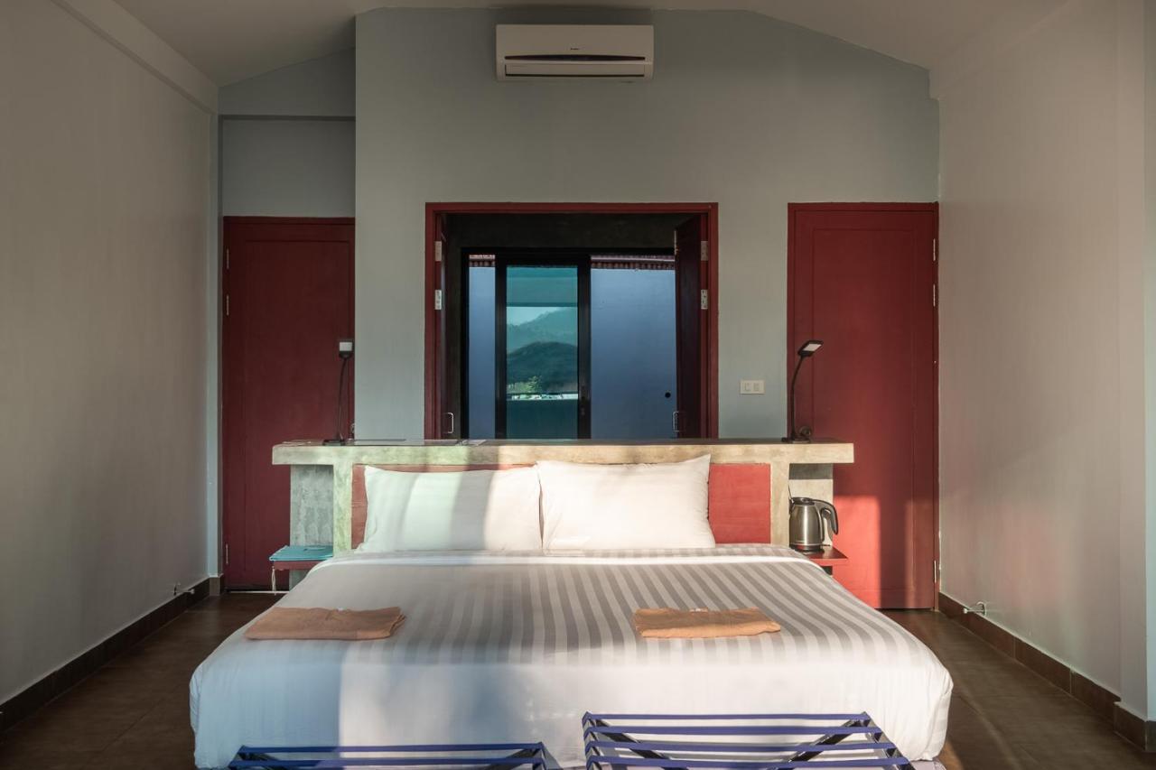 The Sanctuary Nam Ngum Beach Resort Vang Vieng Bagian luar foto