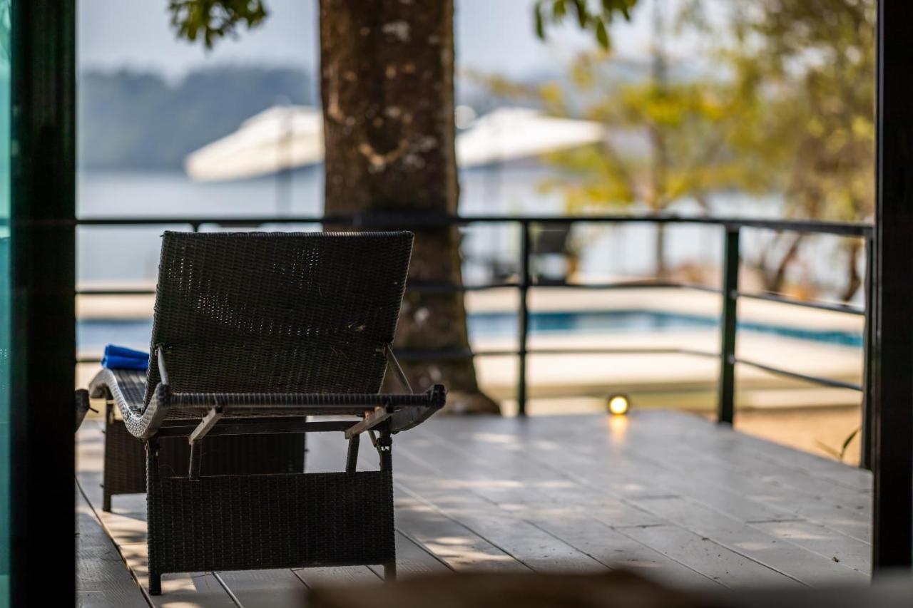 The Sanctuary Nam Ngum Beach Resort Vang Vieng Bagian luar foto