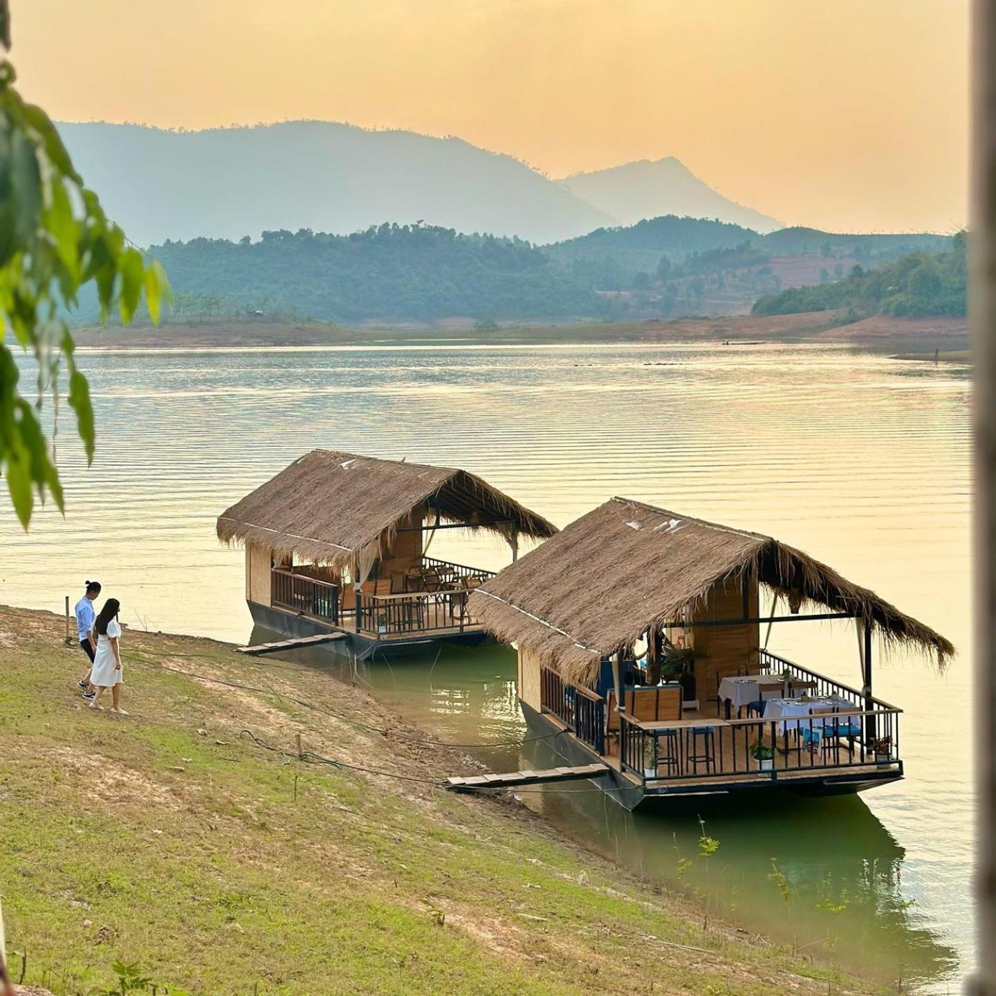 The Sanctuary Nam Ngum Beach Resort Vang Vieng Bagian luar foto