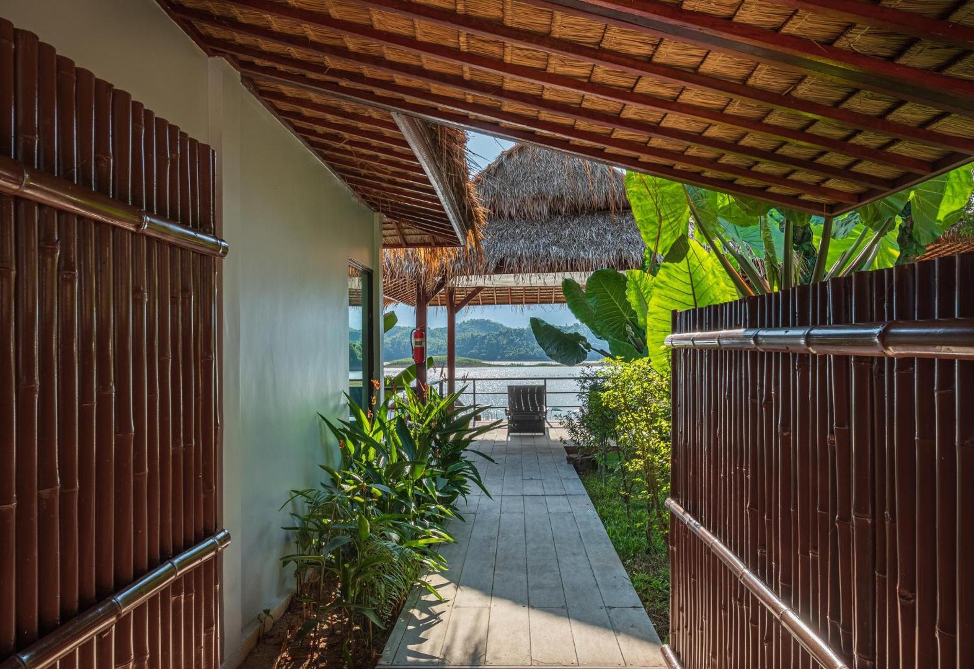 The Sanctuary Nam Ngum Beach Resort Vang Vieng Bagian luar foto