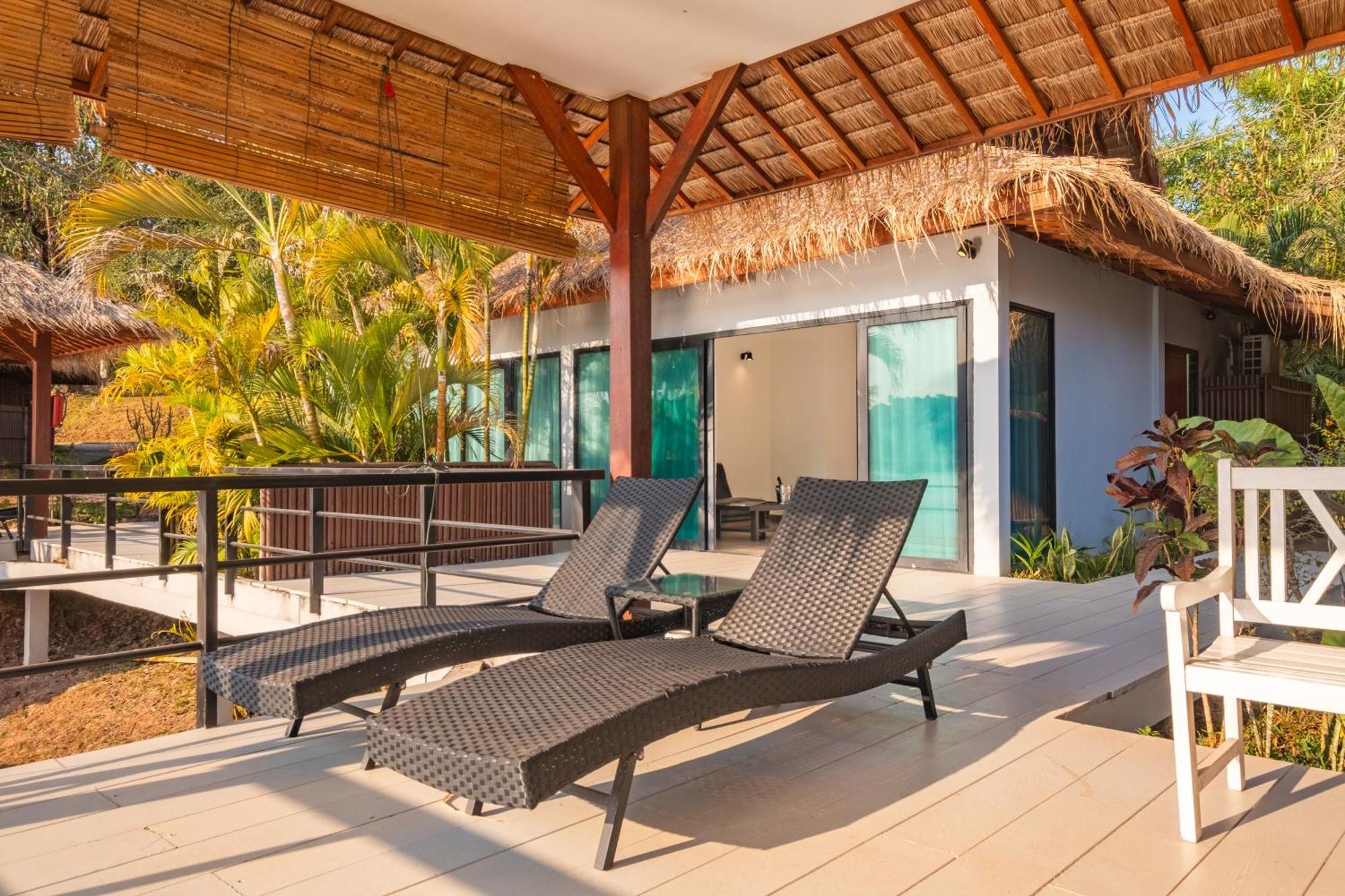 The Sanctuary Nam Ngum Beach Resort Vang Vieng Bagian luar foto