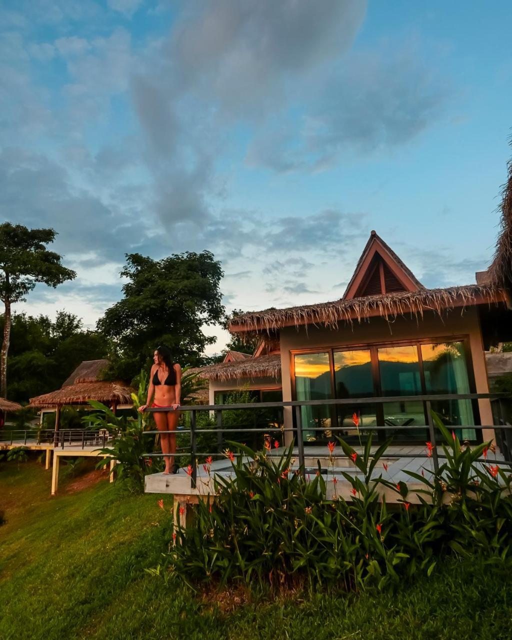 The Sanctuary Nam Ngum Beach Resort Vang Vieng Bagian luar foto