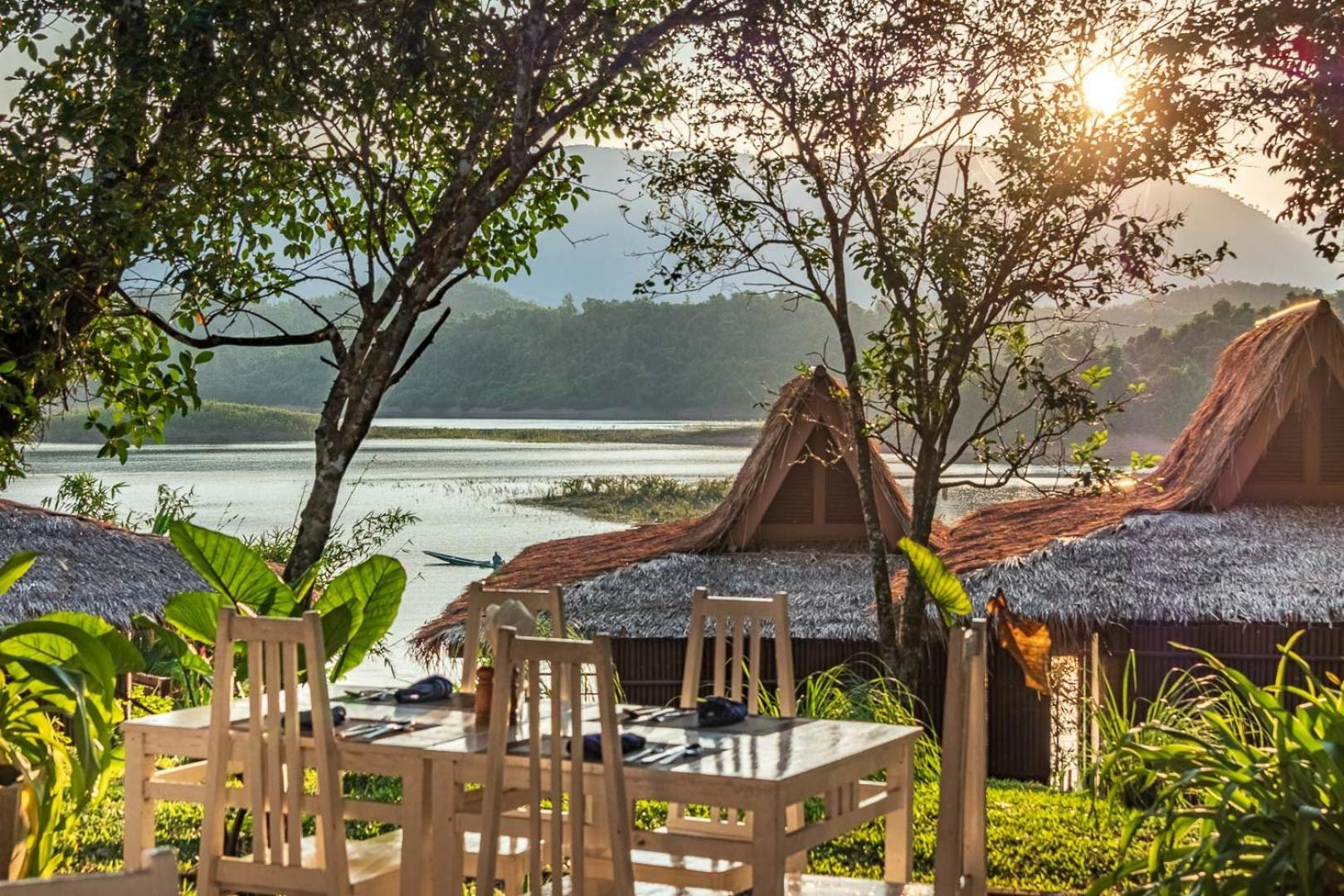 The Sanctuary Nam Ngum Beach Resort Vang Vieng Bagian luar foto