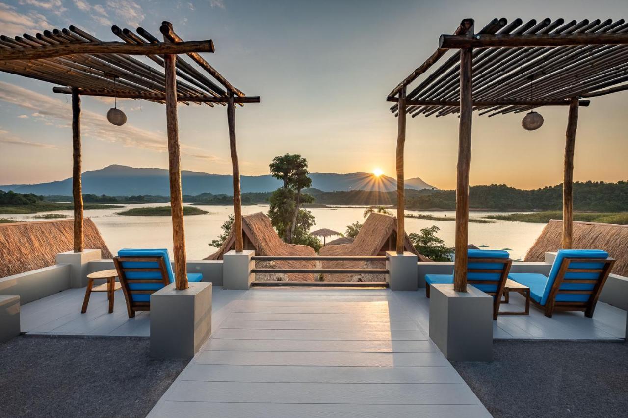 The Sanctuary Nam Ngum Beach Resort Vang Vieng Bagian luar foto