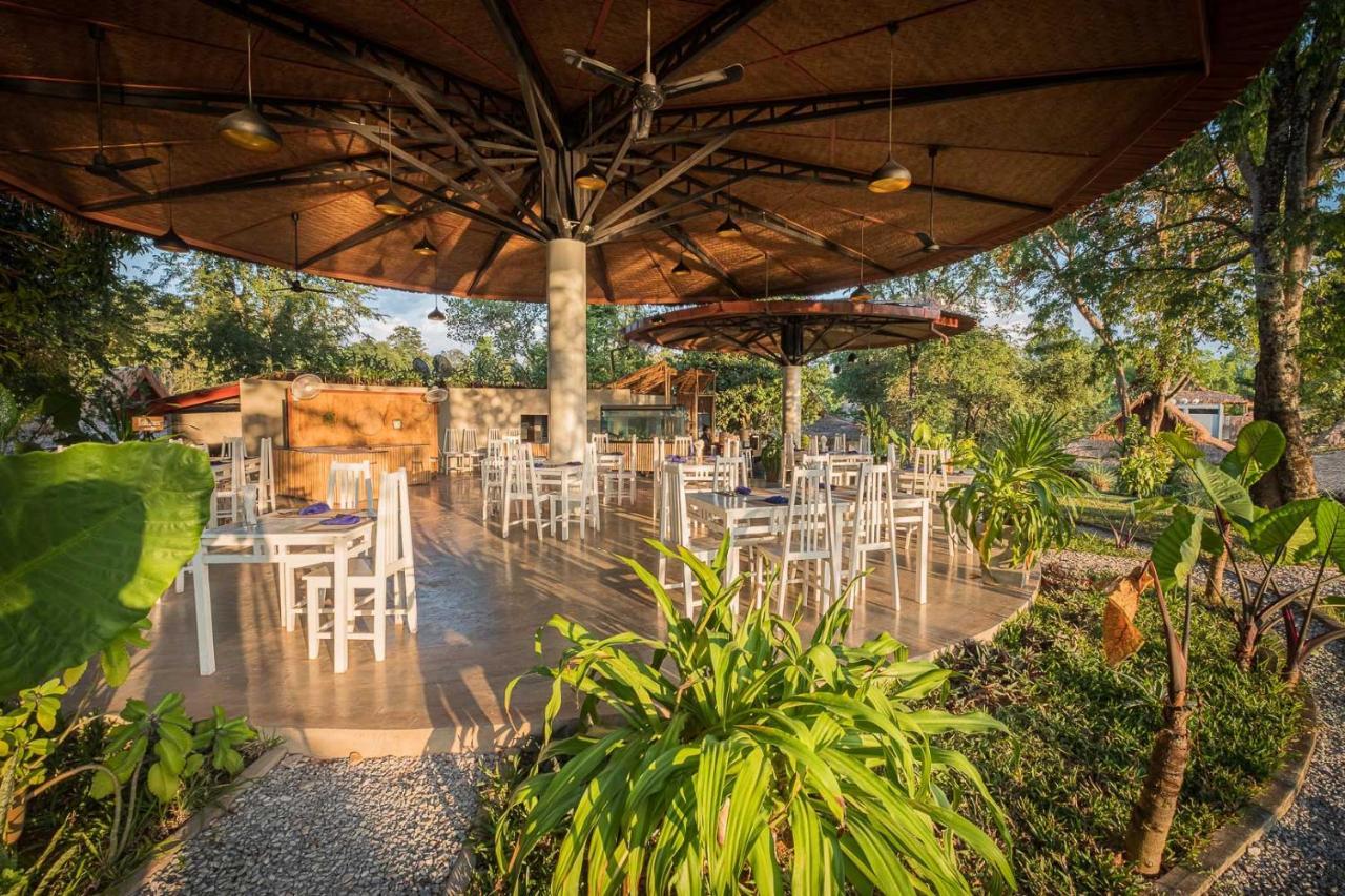 The Sanctuary Nam Ngum Beach Resort Vang Vieng Bagian luar foto